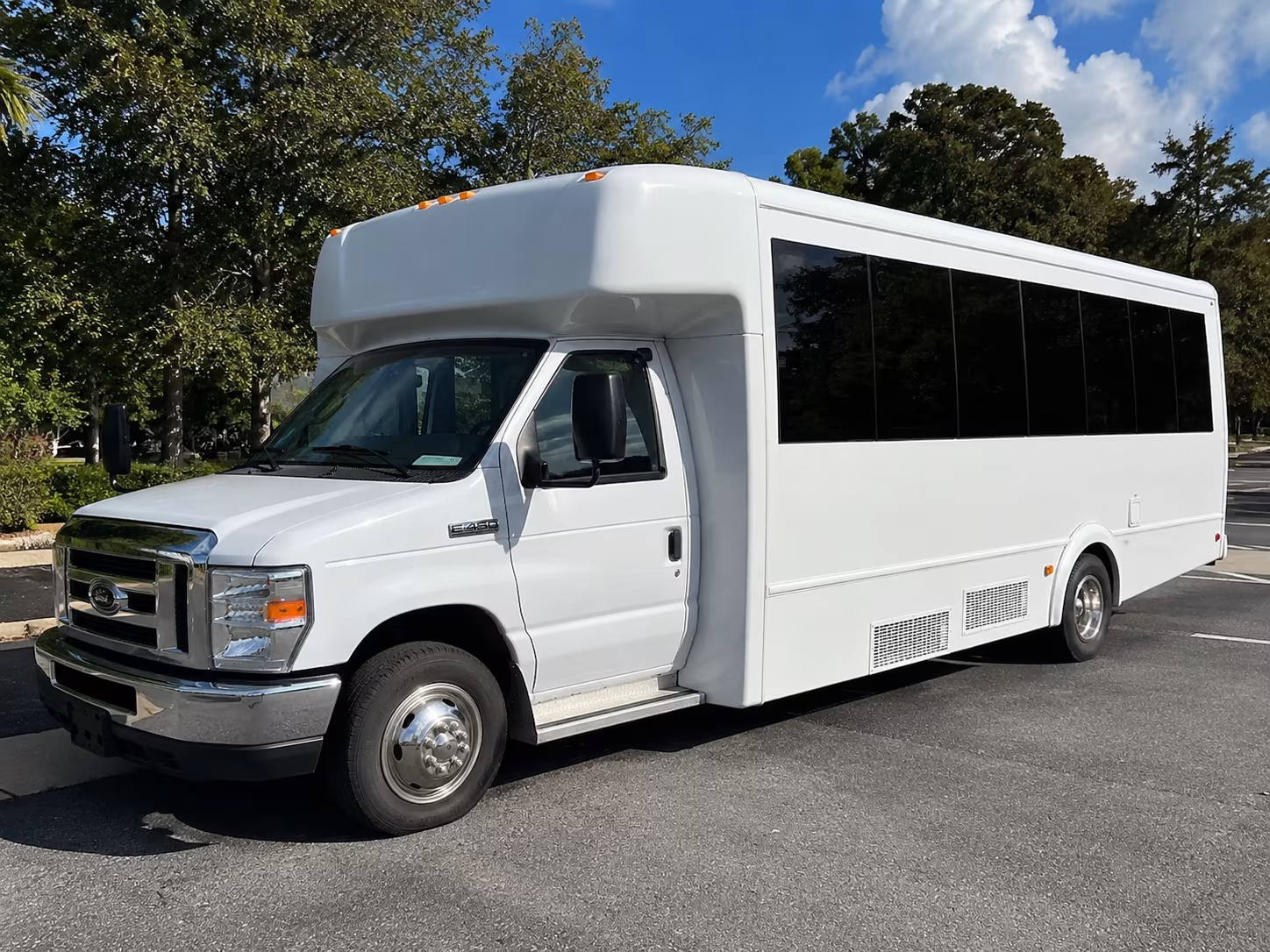 Oklahoma City Birthday, Sweet 16, & Quinceañera Transportation party bus exterior